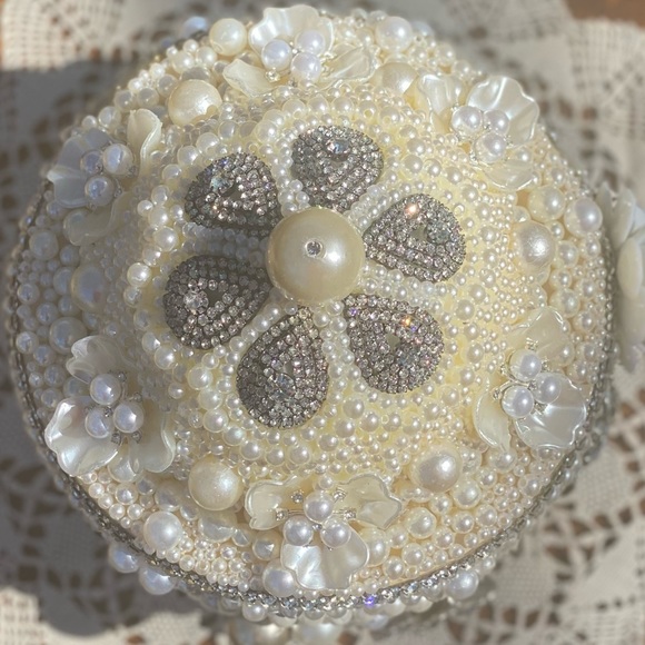 Bridal Keepsake Box - Picture 3 of 9